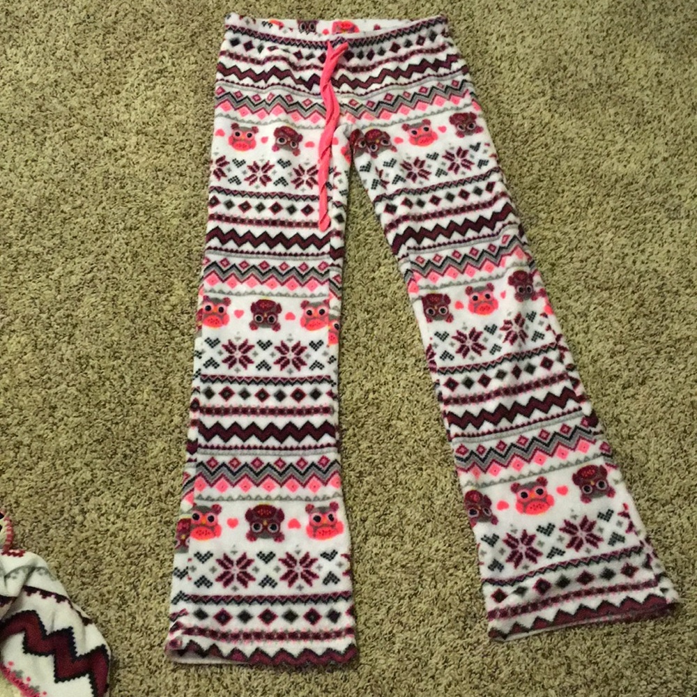 Matching fleece blanket and pj pants - Picture 5 of 6